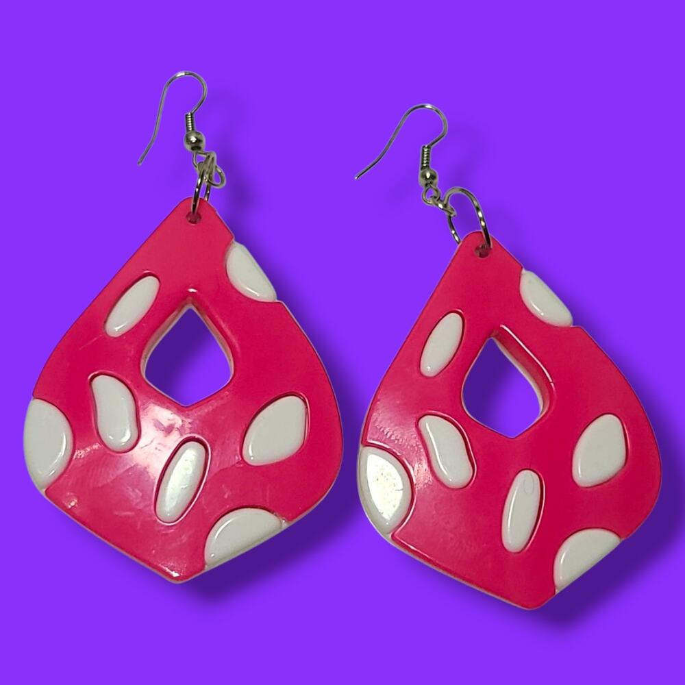 Vintage 90s Big Pink & White Acrylic Plastic Dangle Statement Earrings‎